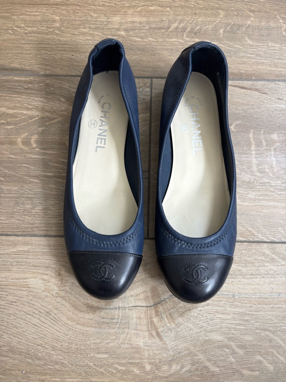 CHANEL Navy and Black Leather Cap-Toe Ballet Flats